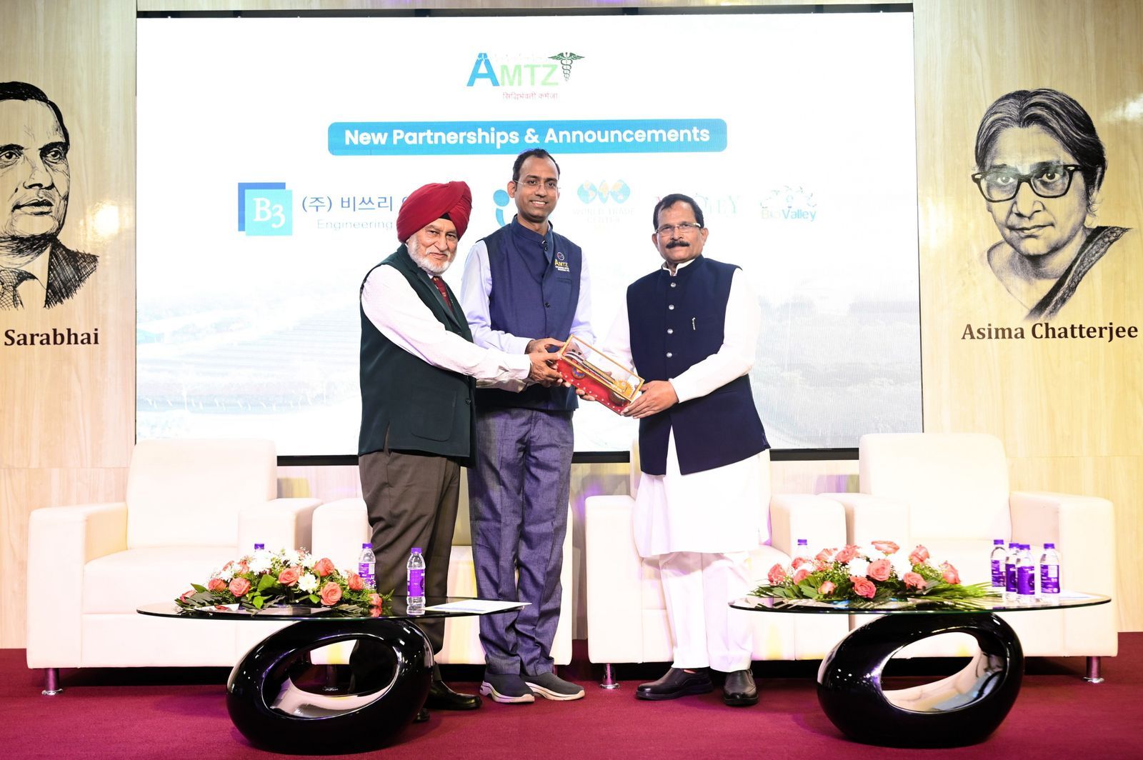 Dr. Jitendra Sharma, MD and Founder CEO of AMTZ, hosts Union Minister praising SolarPark innovation